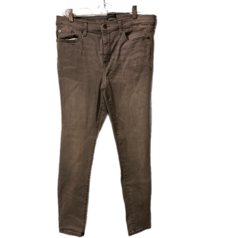 Gray skinny pants